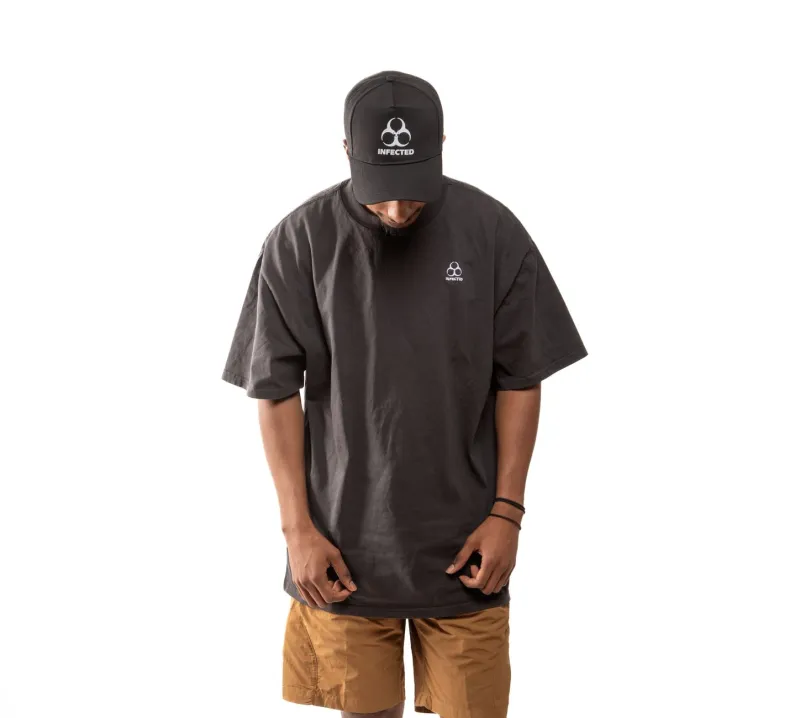 One and Done: Why an Oversized Cap Is the Lazy Outfit's Secret Weapon